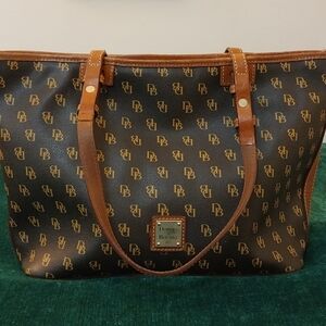 Dooney & Bourke Black and Tan Signature Pattern